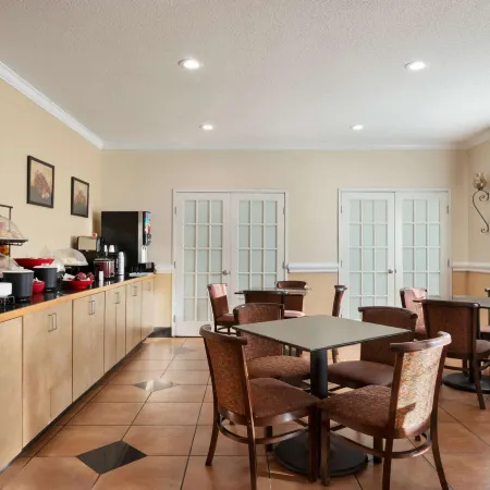 Ramada by Wyndham Elizabethtown