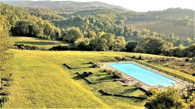 Umbrian Farmhouse Retreat with Private Pool and Garden