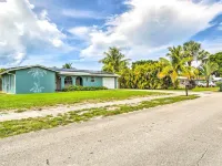 'Tropical Landing' Stuart Home w/ Pool + Grill! Hotels in Stuart