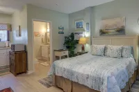 Sneads Ferry Vacation Rental Studio w/ Water Views - Apartments