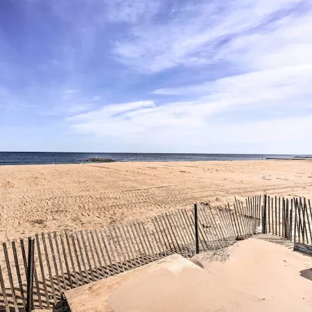 Bright Belmar Cottage < Half Mi to Boardwalk!