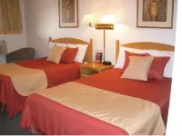 Red Carpet Motel - Knoxville Hotels in Pella