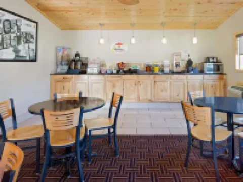 Super 8 by Wyndham Elkins Hotel di Elkins