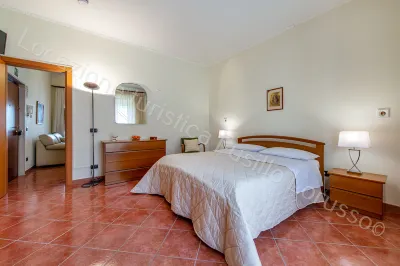 Charming Andria Apartment in the Heart of the City Các khách sạn gần Parrocchia San Riccardo