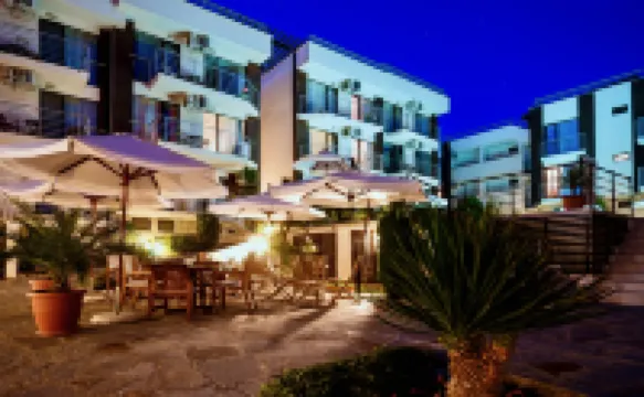 Seaside Garden Apartment with 2 Br for up to 5 Pax