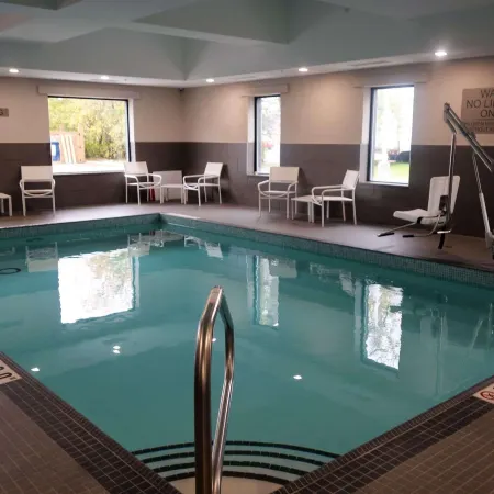 Country Inn & Suites by Radisson, Belleville, on