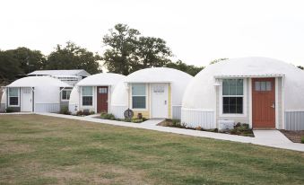 Country Dome Suites