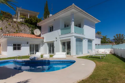 Fantástica villa en Puerto Banús con piscina privada