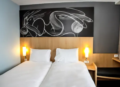 Ibis Saint-Genis-Pouilly Genève Отели в г. Туари