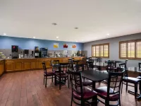 Quality Inn & Suites Oklahoma City North Hoteles cerca de Parque temático Frontier City
