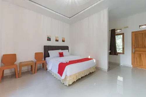 RedDoorz near Ciletuh Sukabumi Hotel di Ciemas