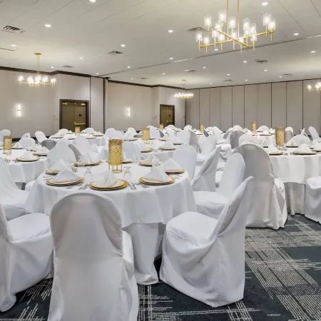 DoubleTree by Hilton Lansing