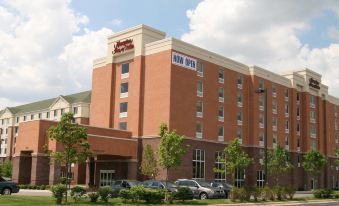 Hampton Inn & Suites Detroit/Airport-Romulus