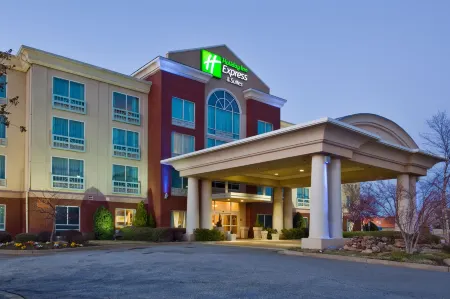Holiday Inn Express & Suites I-26 & US 29 at Westgate Mall Отели в г. Аркадия