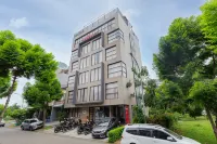 RedDoorz Plus Near Ice BSD 2 Hotels in Situ Gadung