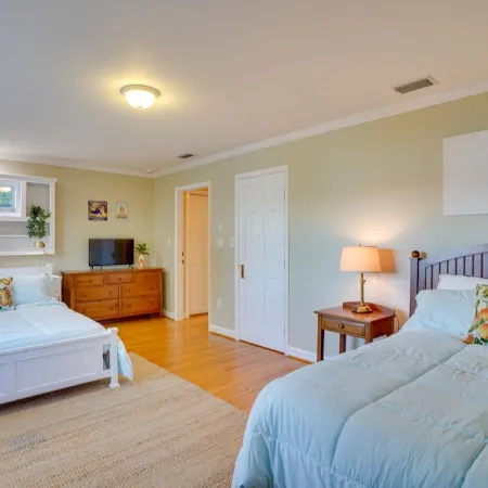 Lakefront Winter Haven Retreat Hot Tub and Patio!