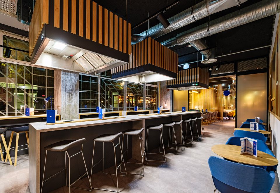 Holiday Inn Express Dresden City Centre Over view