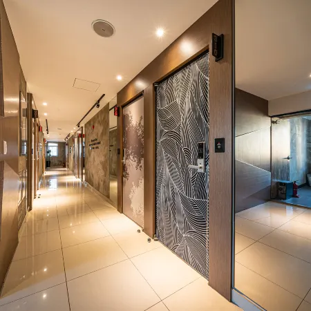 Seogwipo Lux Hotel Отели рядом с достопримечательностью «Хон-Инджи»