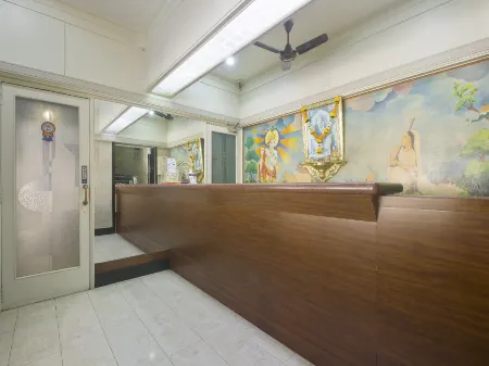 Hotel Gokul Anand Отели рядом с достопримечательностью «Мандапешвар Кейвс»