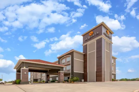 La Quinta Inn & Suites by Wyndham Bridgeport