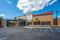 Wyndham Garden Columbia/Ft. Jackson - Parkplatz