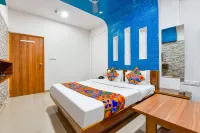 FabHotel Raj Ratna - Nr Ashram Road 아메다바드 호텔