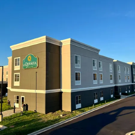 La Quinta Inn & Suites by Wyndham Bannockburn-Deerfield