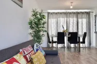 Skyvillion - Valley Way - 3Bed House in Stevenage