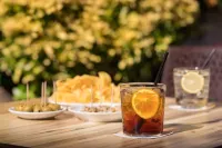 โรงแรมห์ท็อป พลานามาร์ - พร้อมอาหารเช้า
