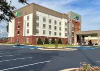 Holiday Inn Express & Suites TUSCALOOSA-UNIVERSITY by IHG - parking