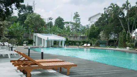 Indo Alam Recreational Resort Отели рядом с достопримечательностью «Botanic Garden Cibodas»