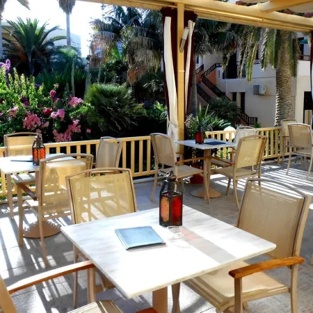 Lambrinos Suites