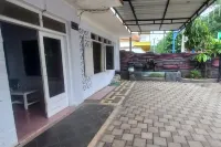 Fortuna Hotel RedPartner Near Exit Tol Paiton Hotels in Banyuglugur Subdistrict