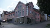 Hotel Hafner- Self check- in ツフェンハウゼンのホテル