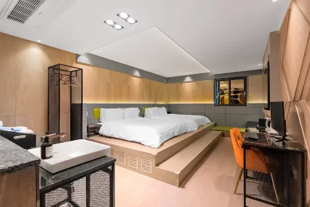Pohang A1 Hotel Haedo Отели рядом с достопримечательностью «Yeongullae Beach»