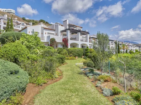 Altos de la Quinta Отели рядом с достопримечательностью «Villa Padierna Driving Range & Michael Campbell Golf Academy»