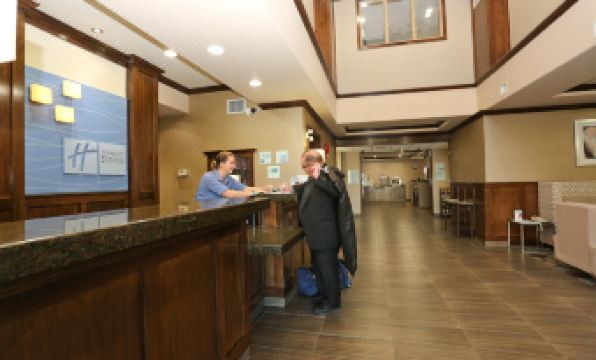 Holiday Inn Express & Suites VERNON by IHG