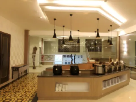 Lynn Hotel Mojokerto โรงแรมในMagersari