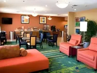 Fairfield Inn Richmond - parking