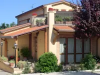 Angelucci Agriturismo Con Camere e Agri Camping Hotels in Chieti