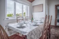 Hill House - 4 Bedroom Holiday Home - Llanrhidian - Mountain view