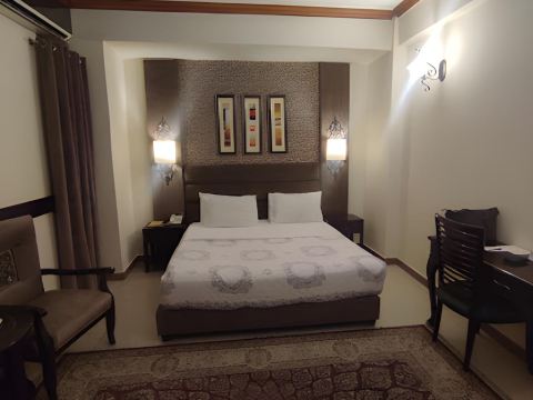 Shelton's Rezidor Peshawer
