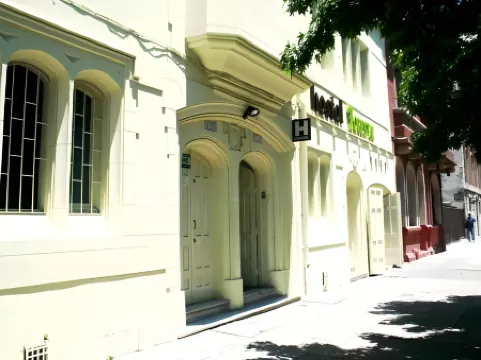 Hostal Forestal Отели рядом с достопримечательностью «Парк Форесталь»