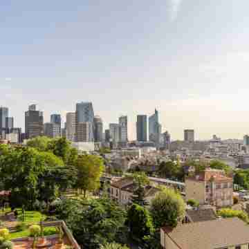 Luxury Apartment with Full City View and Pool Others