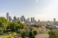 Luxury Apartment with Full City View and Pool