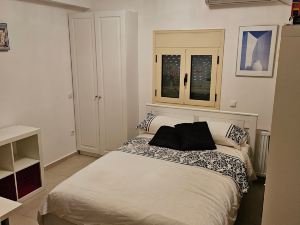 Guest apartment within a villa in Lagonissi