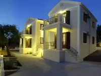 Adastra Ithaca Luxury Suites