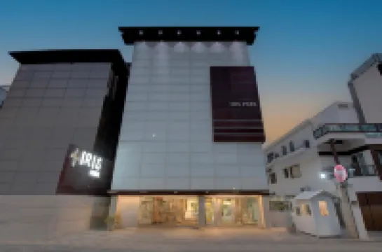 Iris Park Hotel Hotel dekat Hauz Khas Village