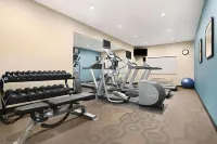 Dubuque Inn & Suites - Gym