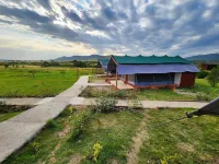 Endeem Mara Resort Các khách sạn ở Ololaimutiek Village